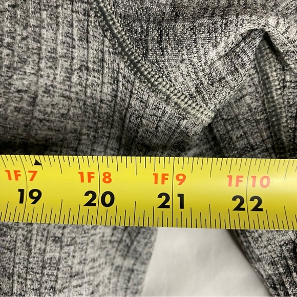 Lululemon Engineered Warmth Half Zip M Preppy Casual Light Gray Wool Blend Shirt - Picture 6 of 7